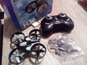 Odolný mini dron JJRC H36 z Aliexpress 3