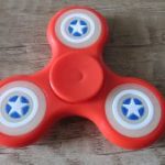 Fidget-spinner-Captain-America-svítíci-hvězdy-Aliexpress-300×169